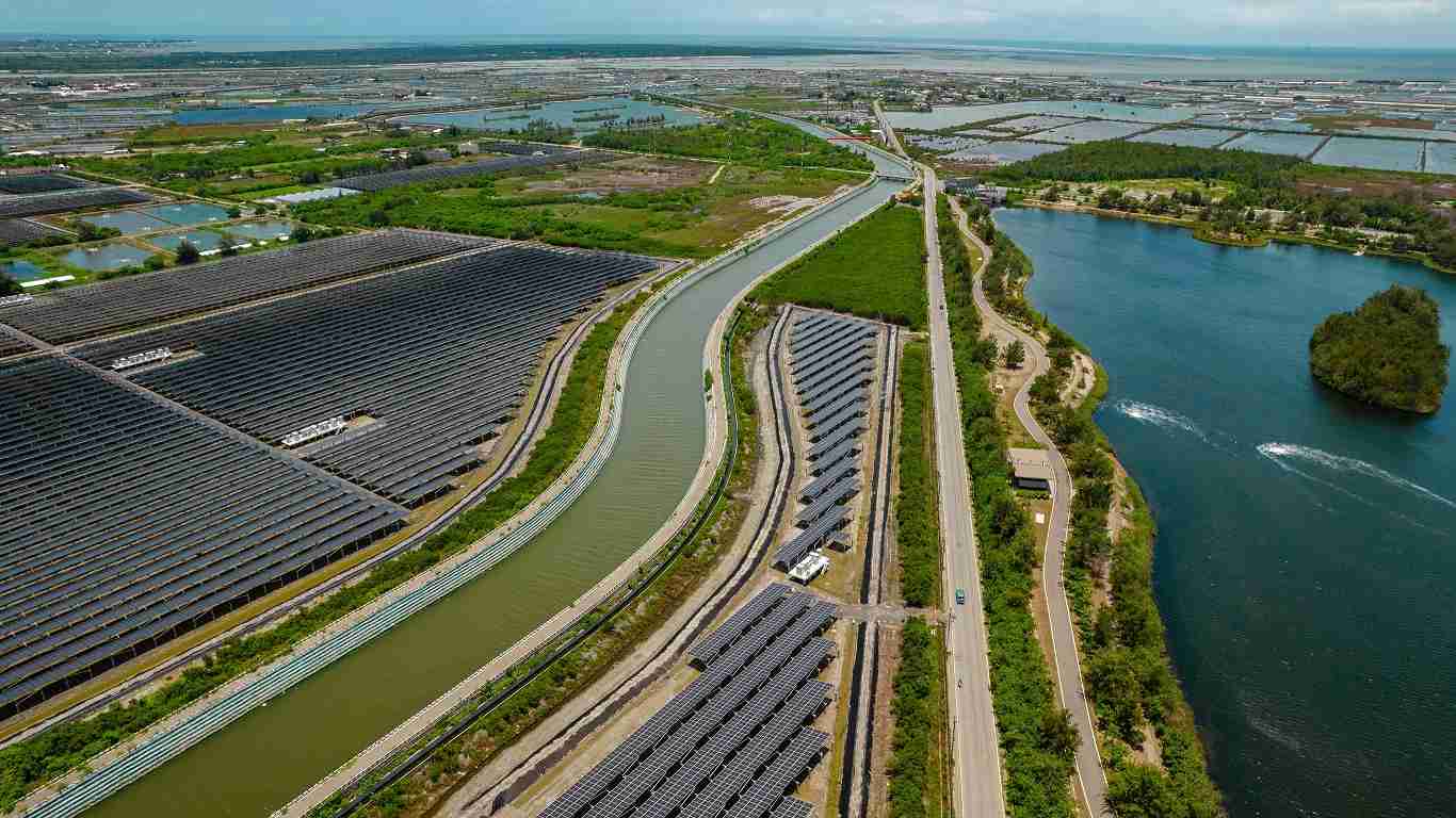 优游UB8能源事业提供智慧能源管理、、、、太阳能监控管理、、全方位电厂建置及运维解决方案，，，，并拥有管理超过6000案场的经验